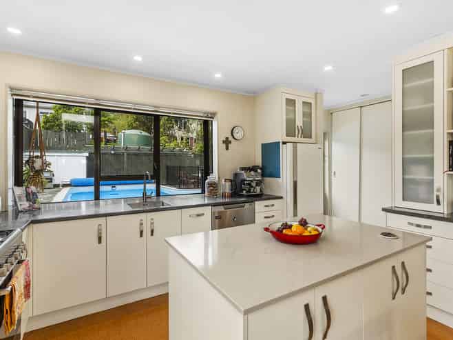 24 Ranui Terrace, Tawa