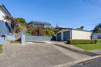 36 Theodore Street, Bluff
