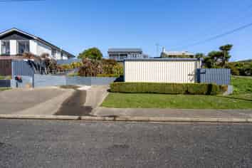 36 Theodore Street, Bluff