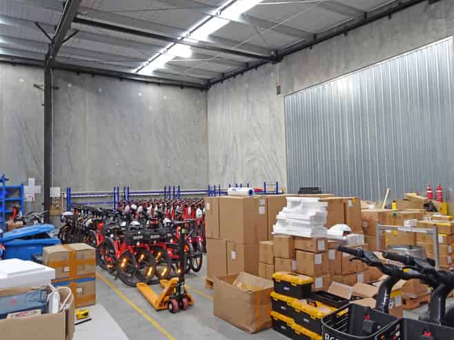 Well-Appointed Industrial Unit with 5 Parks