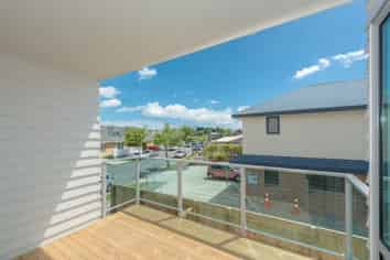 4/25 Jones Crescent , Hamilton Central