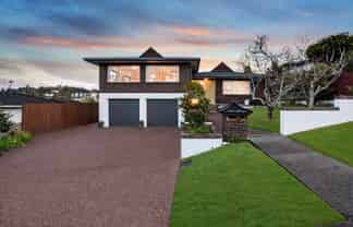 8 Helvetia Drive, Browns Bay