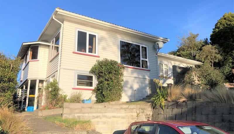 61 Queens Road, Stepneyville