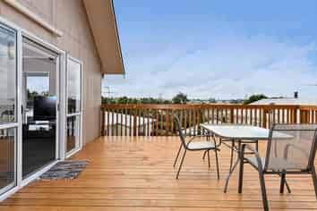 44B Lilburn Crescent , Massey