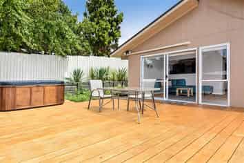 44B Lilburn Crescent , Massey