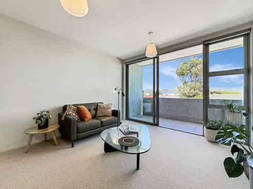 304/2 Campbell Terrace, Petone