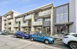 304/2 Campbell Terrace, Petone
