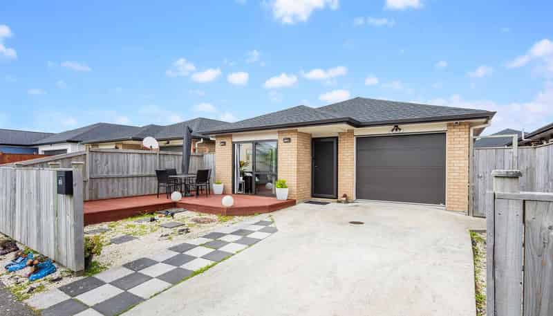 10 Silver Beech Street, Takanini
