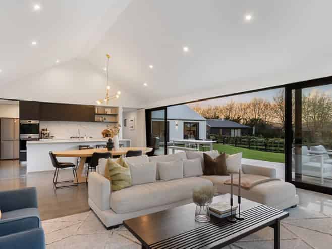 8 Benjamin Place, Clevedon