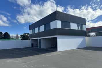 Central office with excellent storage & parking