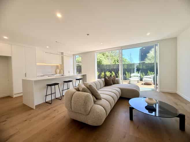 196-198 Main Road, Redcliffs