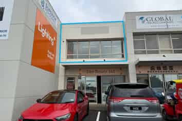 Freshly Renovated Office in High-Exposure Complex