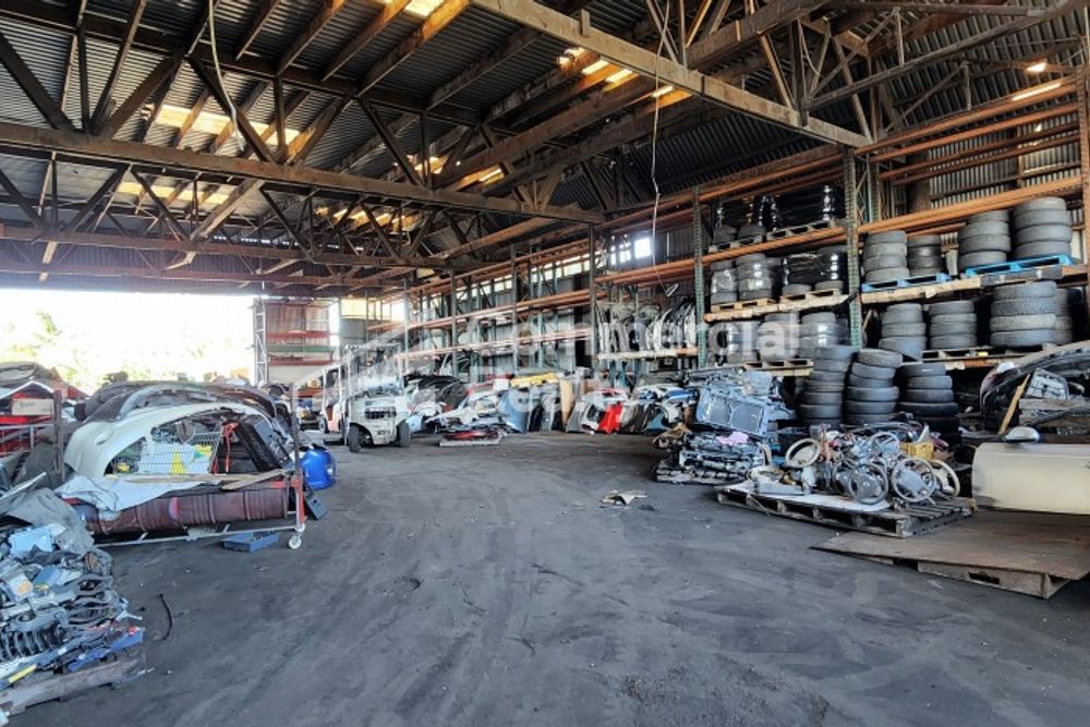 Cheap Otahuhu High Stud Warehouse + Yard - View 2