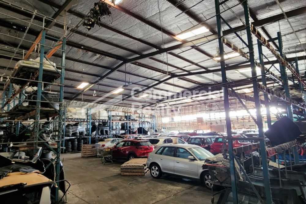 Cheap Otahuhu High Stud Warehouse + Yard - View 5