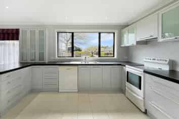 17 Burnside Cr, Burnside
