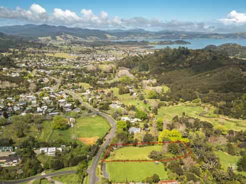 2565 Rings Rd, Coromandel