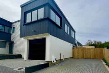 937F Whangaparaoa Road, Manly