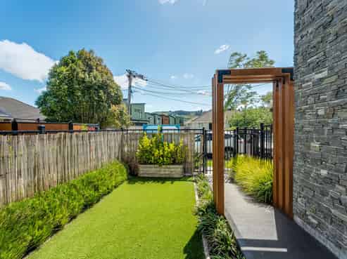 2/3 Johnston Grove, Taita