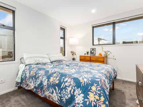 2/3 Johnston Grove, Taita