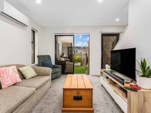 2/3 Johnston Grove, Taita