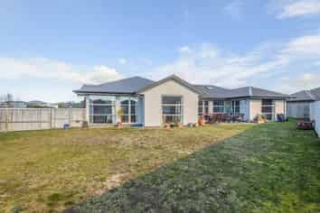 15 Foresters Crescent, Parklands