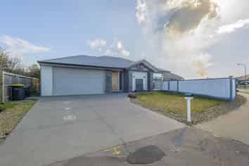 15 Foresters Crescent, Parklands