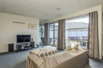 15 Foresters Crescent, Parklands