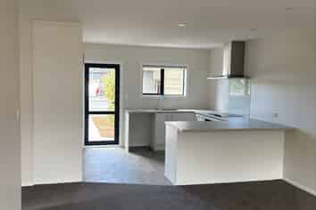 4/98 Tirimoana Road, Te Atatu South