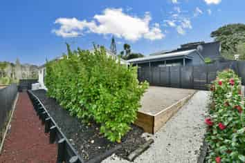 564 Whangaparaoa Road, Stanmore Bay