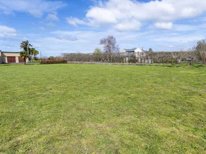 10 and 12 Allan Avenue, Makauri