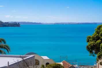 2/48 Churchill Road, Murrays Bay