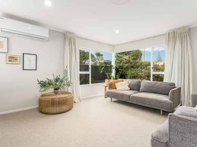 57 Kapiti Crescent, Titahi Bay