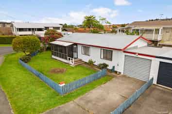 2A Nukumea Common, Orewa