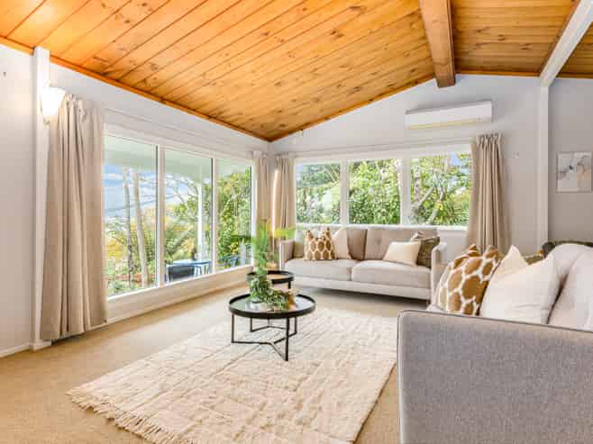 25 Palm Grove, Belmont
