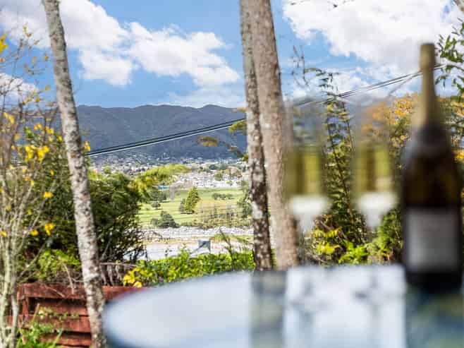 25 Palm Grove, Belmont