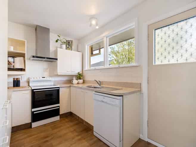 2/4 Apollo Place, Papanui