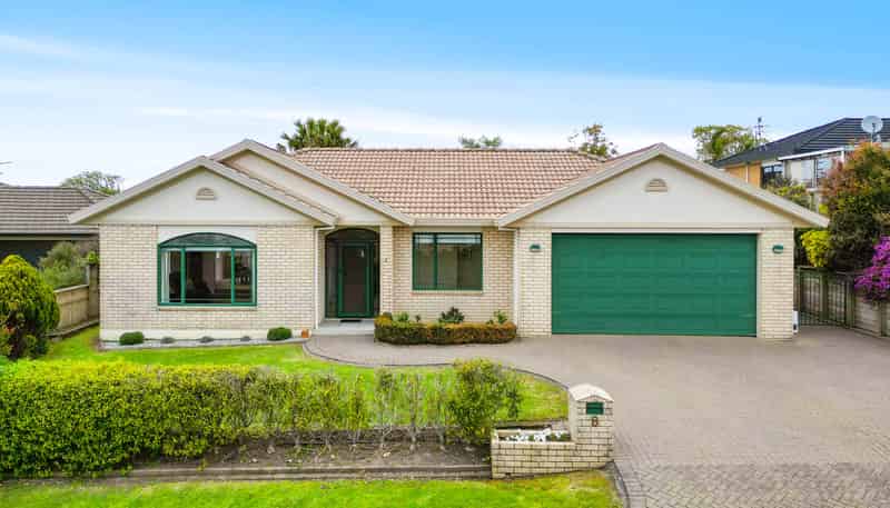 8 Amesbury Rise, Henderson