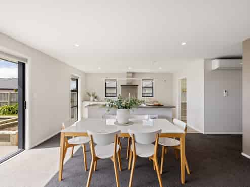 15 Johnson Avenue, Amberley