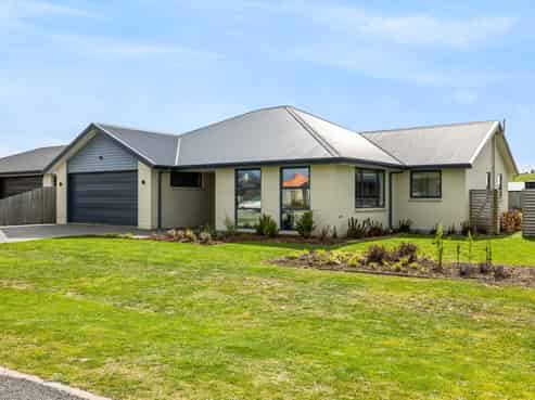 15 Johnson Avenue, Amberley