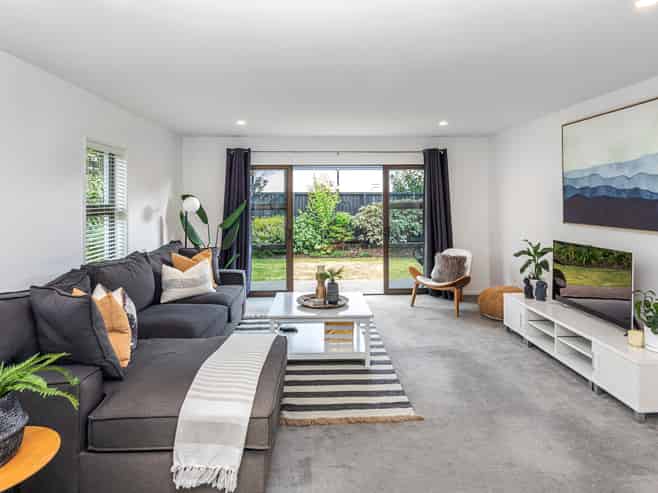 2/73 Winchester Street, Merivale