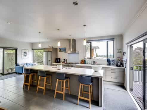 49 Chaucer Road, Bluff Hill