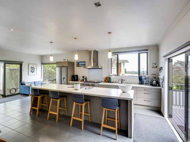 49 Chaucer Road, Bluff Hill