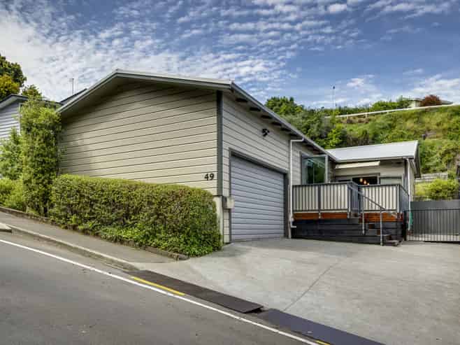49 Chaucer Road, Bluff Hill