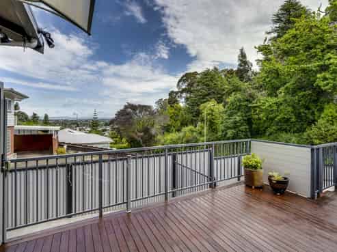 49 Chaucer Road, Bluff Hill
