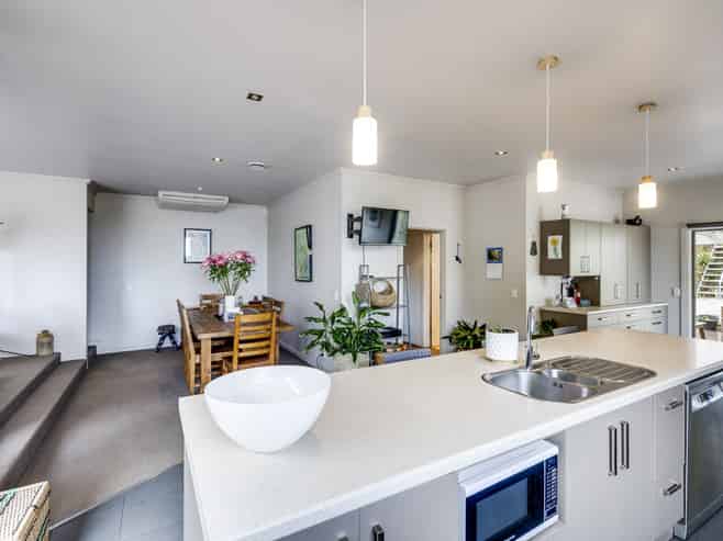 49 Chaucer Road, Bluff Hill