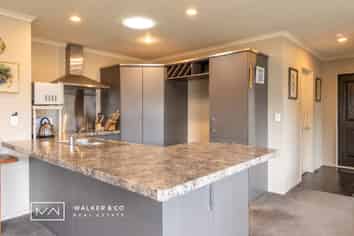 2 Evergreen Crescent, Trentham
