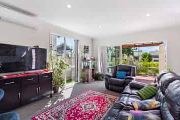 31 Popokatea Drive, Takanini