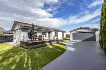 80 Lowry Avenue, Redwood