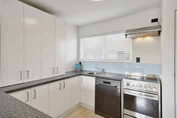 80 Lowry Avenue, Redwood