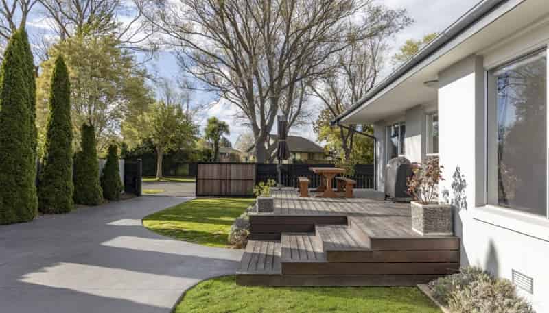 80 Lowry Avenue, Redwood
